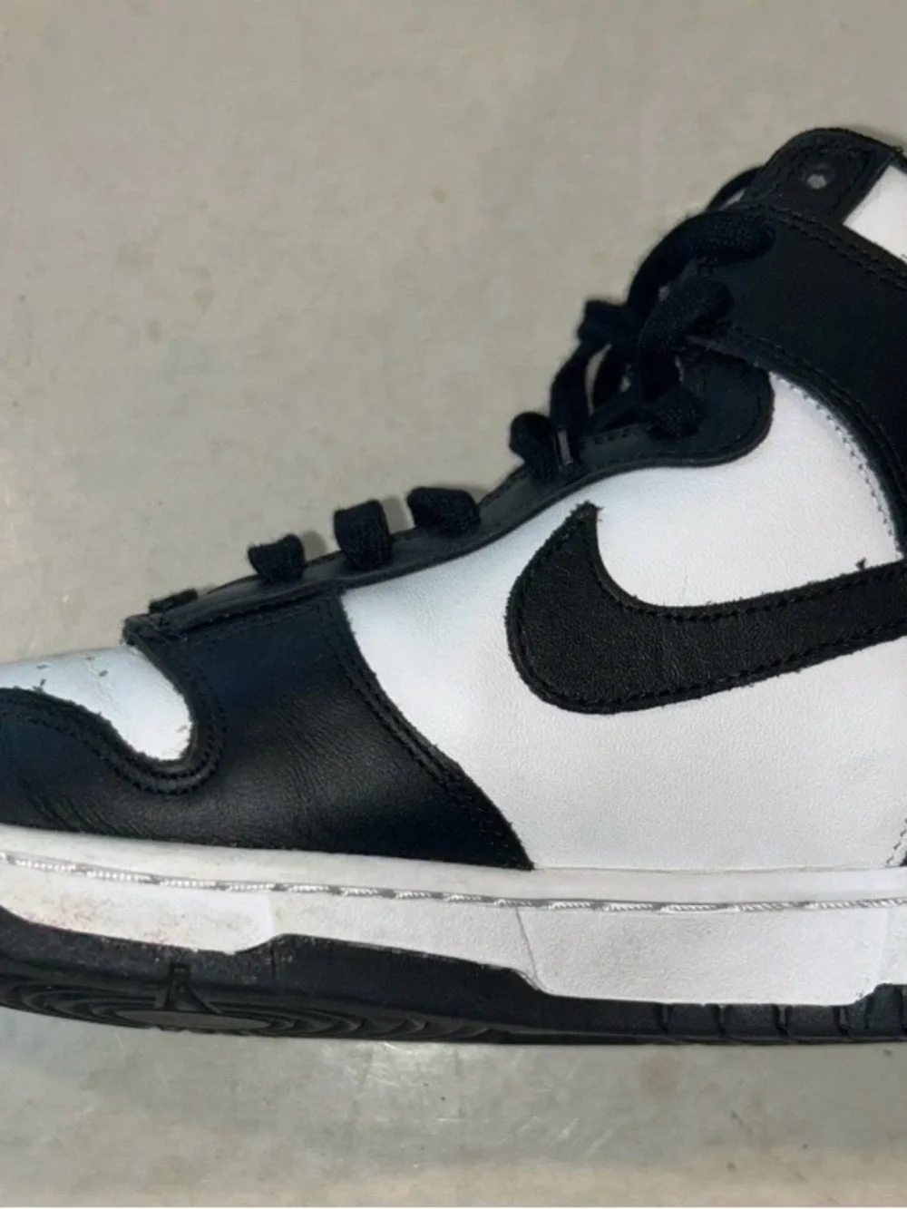 Nike Dunk High “Panda” Women’s 9 – Black/White Sneakers DD1869-103